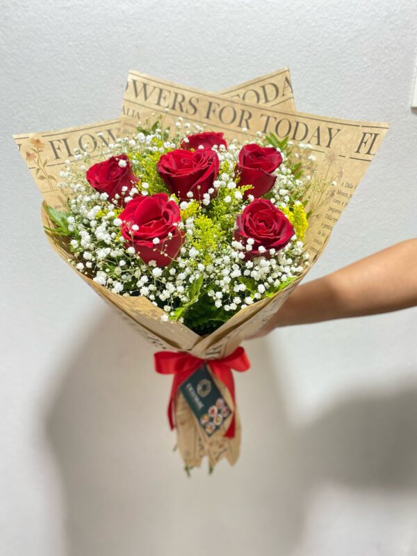Buquê com 06 Rosas