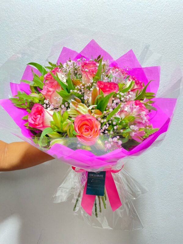 Buquê com 10 Rosas cor de Rosa