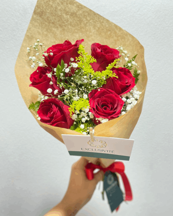 Mini Buquê amarrado com 06 Rosas - Image 2