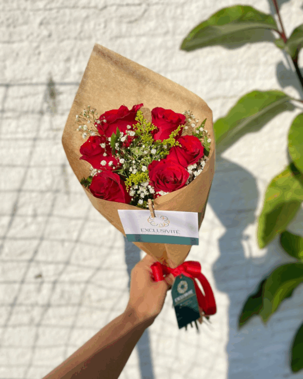 Mini Buquê amarrado com 06 Rosas - Image 3