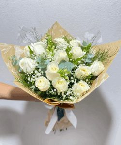 Buquê com 17 Rosas Brancas Elaborado